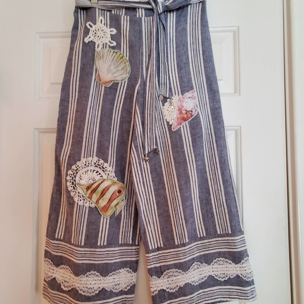 Upcycled Refashioned Boho Beach Themed Cotton Linen Capris‎ Sz Small